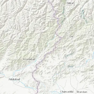 Map showing location of Āsmār (35.033330, 71.358090)