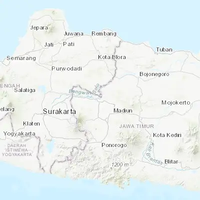 Map showing location of Ngawi (-7.403800, 111.446100)