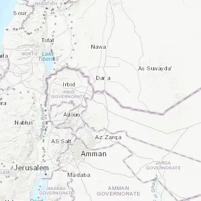 Map showing location of Al Ḩamrā’ (32.440170, 36.152650)