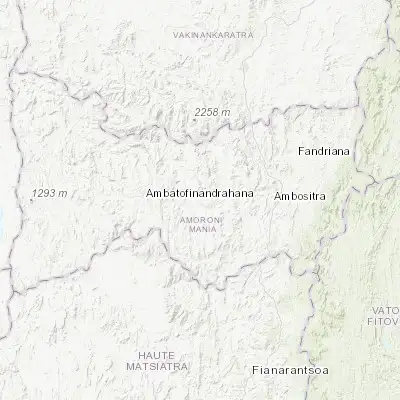 Map showing location of Ambatofinandrahana (-20.552840, 46.803650)