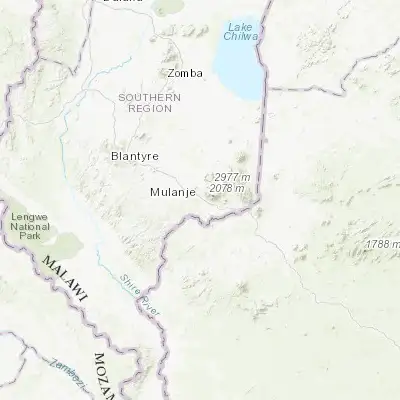 Map showing location of Mulanje (-16.031630, 35.500000)