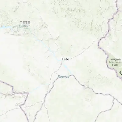 Map showing location of Tete (-16.156390, 33.586670)