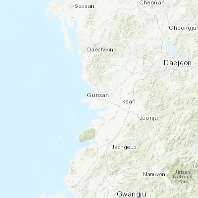 Map showing location of Gunsan (35.978610, 126.711390)