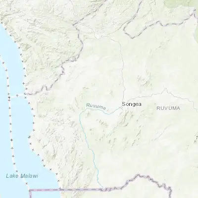 Map showing location of Maposeni (-10.583330, 35.400000)